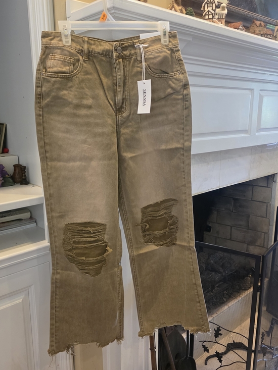 Zenana Outfitters Denim - Zenana Outfitters Olive Distressed Cropped Jeans